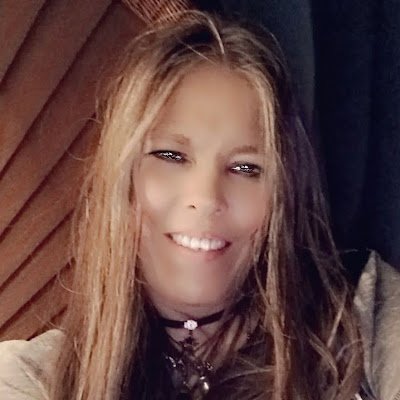 kat_stoned's profile picture. 