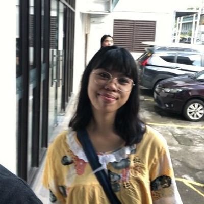 chescamlf's profile picture. may we see revolution in our lifetime 🌍🔮🪐💫🌌🧚‍♀️💐