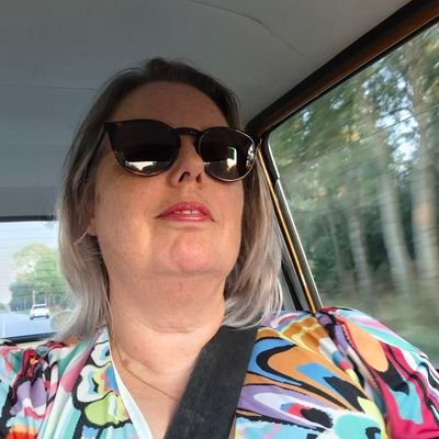 AllesofNooit's profile picture. Ik ben niet klein.. ze hadden gewoon wat minder materiaal nodig om mij fantastisch te maken ;-). Houd niet van gedoe #alleenbijmijthuis