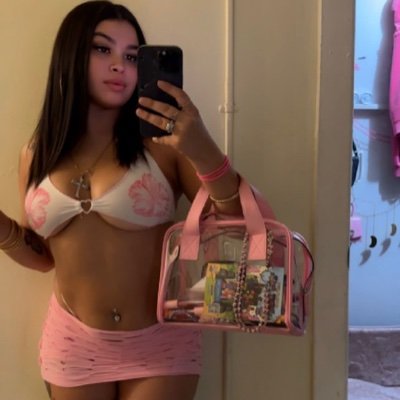 CamellaKenny's profile picture. Living the dream💩🤩🥰