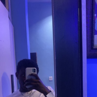 emmm_oladapo's profile picture. life was good. Chelsea would be the death of me 🧎🏾‍♂️
