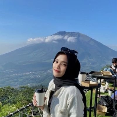 La Tahzan innallaha ma'ana ||
penikmat senja dan coffelatte