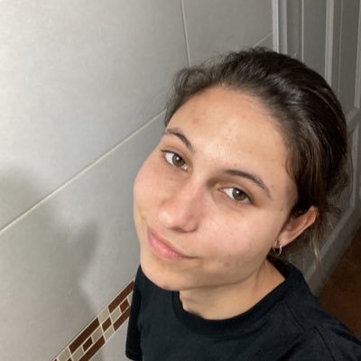 luciaperez_6's profile picture. 