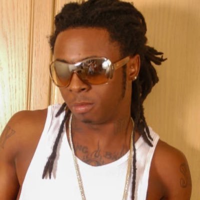 ihykeemo's profile picture. poetry? common denominator