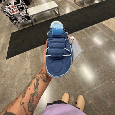 gimmiethelocks's profile picture. 