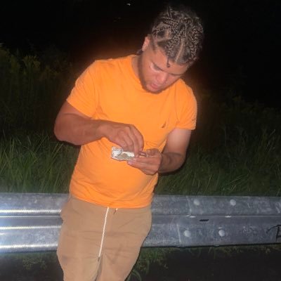 Beat Maker also a father of 2 girl. Pisces ♓️ link to our content below 😜 DM SERIOUS BUSINESS ONLY! Pernoal IG @locoonthebeat