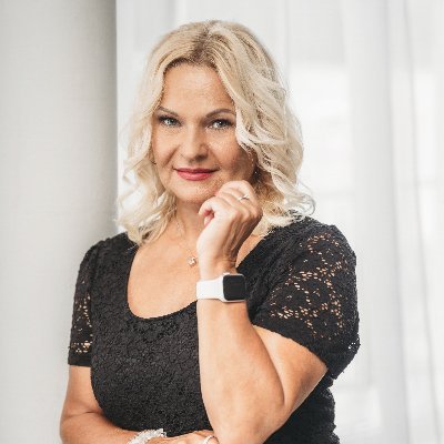 Real estate broker RE/MAX
Realitní makléř, majitel kanceláře RE/MAX Komfort
#reality #nemovitosti #remax #realitnimakler #realityolomouc #olomouc #remaxolomouc