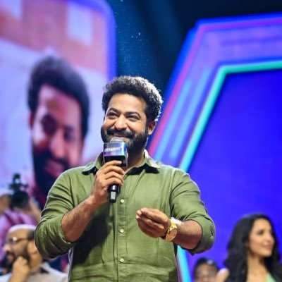 Tarakkandimalla's profile picture. తారక్ అన్నకు తమ్ముడుని😎😎