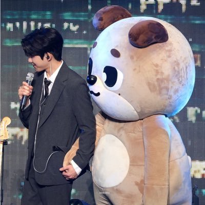 iloveyundowoon's profile picture. instagram : kimwonfeeling