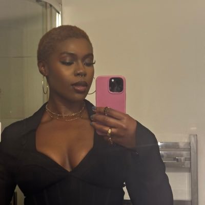 Queen_Lizbet Profile Picture