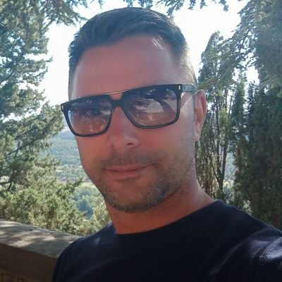 smctatone's profile picture. Lavoriamo troppo