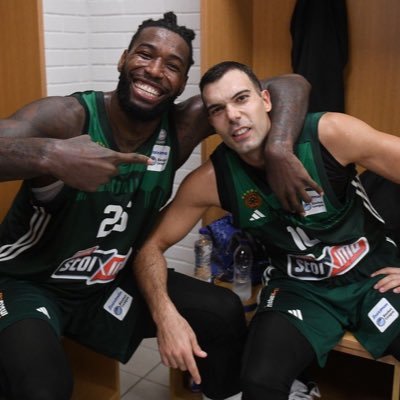 Bianco_Verde_'s profile picture. One Love 💚