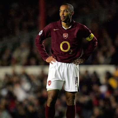 Die hard, lifelong Gooner. Always following back my Arsenal Family.