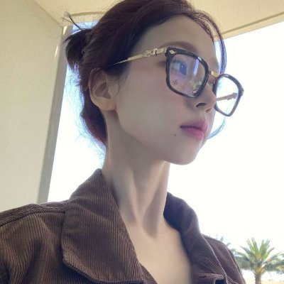 eccrinabluu's profile picture. 