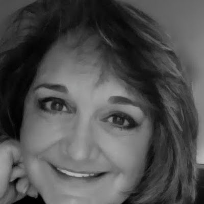 Italian food blogger! Italy travel, YouTube - @RozCorieriPaige Blog: https://t.co/hRFXLWuKfg, gardener, Europe travel, Italy, golden retriever lover