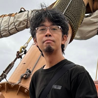 大阪のライブハウス・寺田町Fireloop店長。音に詳しいです。書籍「バンドマンが知るべき100の秘訣」「ライブハウスの取扱説明書」(どっちもリットーミュージック) 絶賛発売中。フォローするとライブの音が良くなってモテると評判のアカウントです。