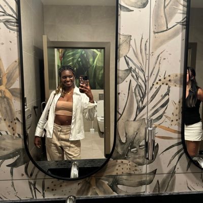 xohajaxo's profile picture. darling you are my only love. she/her