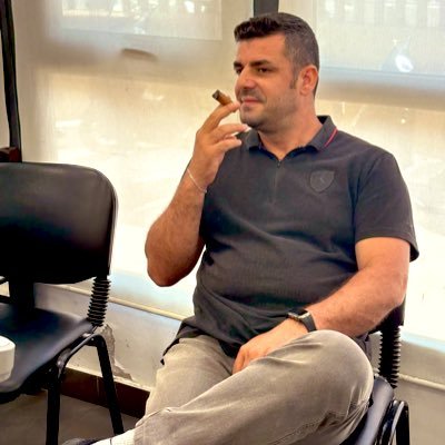 أخصائي نفسي عيادي / عضو بنقابة النفسانيين في لينان / حاصل على إذن مزاولة منهة النفساني وزارة الصحة العامة. (حساب جديد ) .