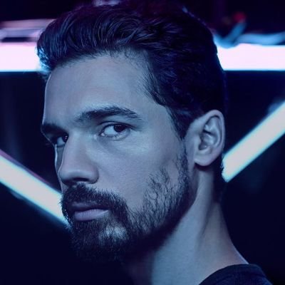 PezesivCariad's profile picture. | Parody |