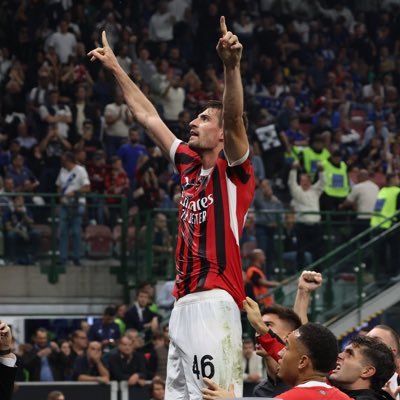 Manusc90's profile picture. @acmilan Rossonero dalla nascita! Forza Lotta Vincerai🔴⚫️🔴⚫️