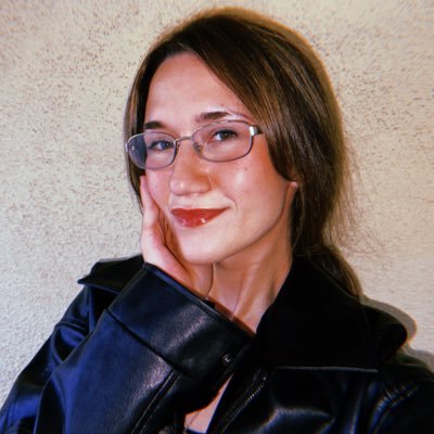 Founder, Stalker Sarah est. 2008 | Photojournalist | Blogger | Creator | Meme | JOIN DISCORD l PR, Stories, Inquiries 💌contactstalkersarah@gmail.com