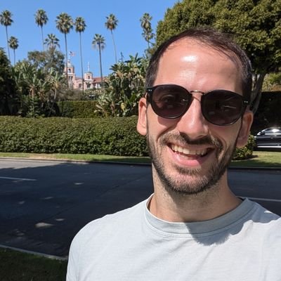 Software Engineer @Stripe - Apasionado de la tecnología 🖥 y la psicología 🧠 Ex-@awscloud @CoverWallet @CEETsectorial - T1D - Leo libros en @TechLecturas