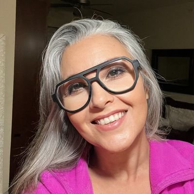 I'm a Christian, I love Jesus and God. Beauty, Fashion, Outfit inspo, silver hair care, Republican 🐘.