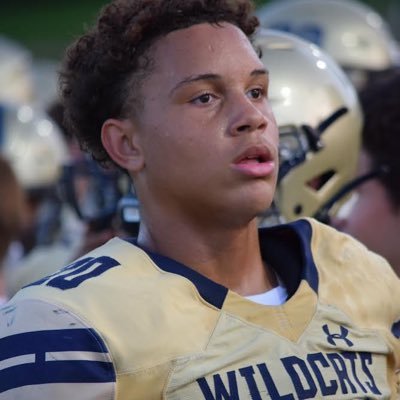 @GeneseeWest C/O ‘26 | 6’0 200 | Linebacker | Bench 225x5 Squat 365x5 | shakairj20@gmail.com | (315)-530-5096 |