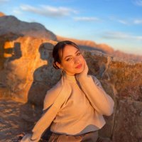 Julia (@j18neiieq20s8) 's Twitter Profile