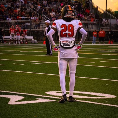 Medina valley hs/weight 170/6,3/DB/WR/SS/C/O of 2025// 40: 4.6/Track and Field/@kemarii68@gmail.com 📞:8303885401 , head coach:@ab02ss