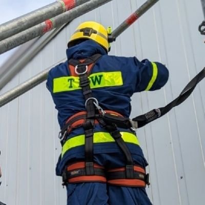 Bevölkerungsschützer (THW), Sozialdemokrat, Jungsozialist;
Hier werden wichtige Aushänge getätigt! 📣