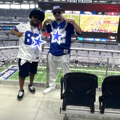 Die Hard DALLAS Cowboys FAN. And loving husband with a beautiful Wife I have 2 beautiful daughters and one handsome Son and together we will kick cancer Ass 👊
