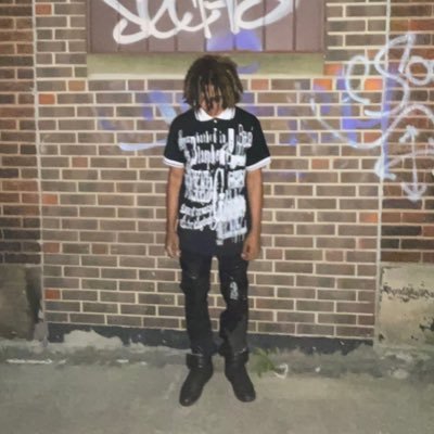 silentcasket's profile picture. ig @silentcasket