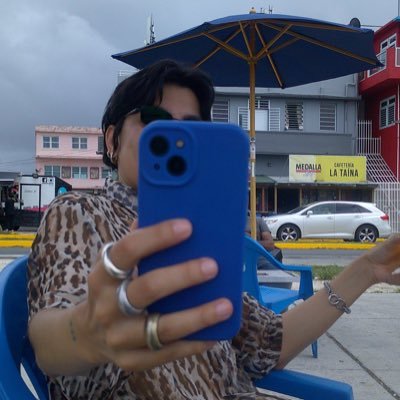 elle• cuir caribeñe 🇵🇷 estratega y movedore ⚡️ subscríbete a entre ceja y ceja 👁️⤵️