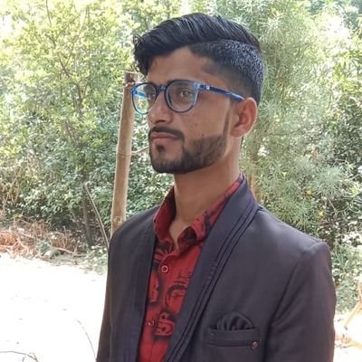 उसी का शहर वही मुद्दई वही मुंसिफ़,
हमें यक़ीं था हमारा क़ुसूर निकलेगा।