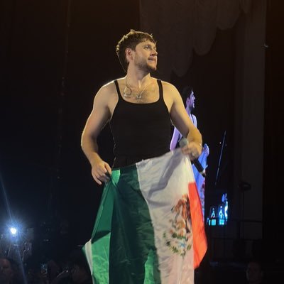 Ot5 :) aquí les lloro a 4 británicos y 1 irlandés