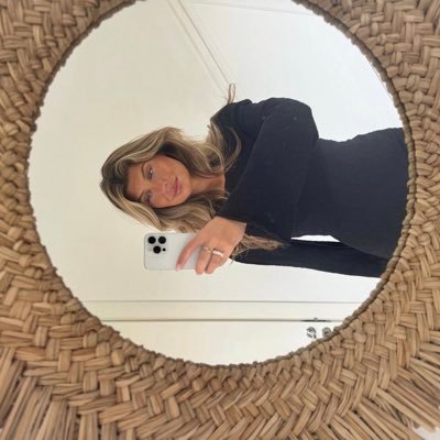 mikahmanalang's profile picture. living good 😌 💌