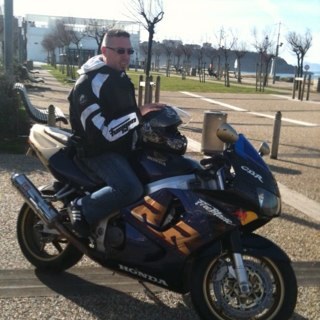 estemylou's profile picture. 