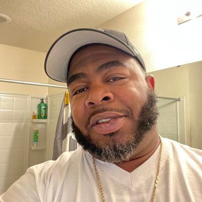 AshleyRash2220's profile picture. 