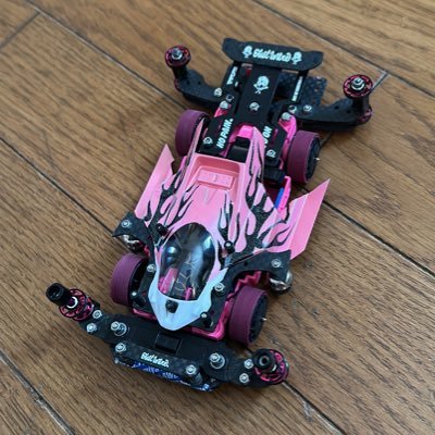 cThusluJW1LMLKj's profile picture. 50歳からミニ四駆初めました^_^まだわからない事だらけ何処が悪いか分からないレベルです(^^;