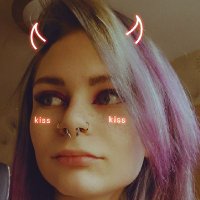 Evie (@bombasto_) 's Twitter Profile
