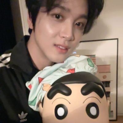 belajar prancis, meskipun sambil nangis, yang penting ada #haechan manis