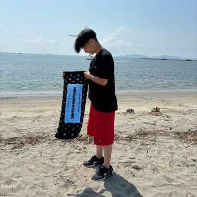 00.(25) ちょっと少しだけ🤏🏻 ̖́-凄く目つきが悪いです?👀ロックバンドで生きる社会人📝