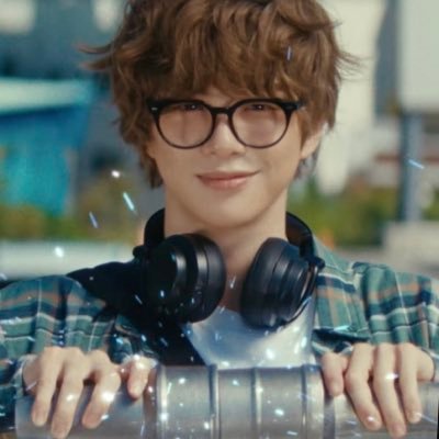 fan account / Be Yourself Love Yourself / 열기와 환호 속에서도 고요하게, 그리고 단단하게 흐르는 강다니엘의 시간 / 행복은 지각할 수 있지만 결석은 하지 않아 / You are my best friend / 배너 @konnect_danielk