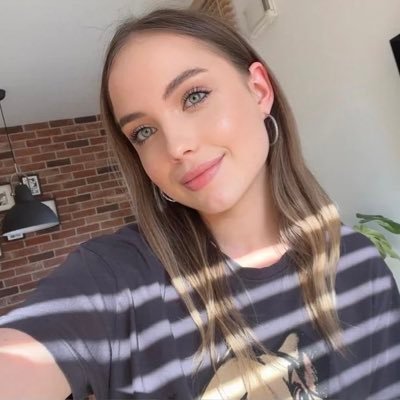 Next door naughty slut that gets very horny🍑 old account got deleted at 68k 😞Let me drain your wallet💰custom content 😍 meet up 🥹let's get naughty 😈