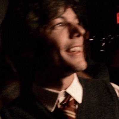 #louis: look at the horizon, does it make you feel small? #harry: you bring me home 🌙 no stunts fan account