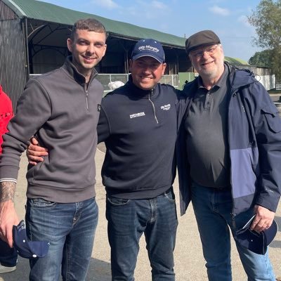 CFC.. 💙⚽️ OldGoldRacing syndicate member 🐎 Akimos & Big City Roller 🟡⚪️