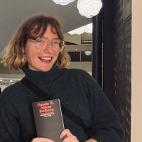 Laura Clarissa Loew (@laura_loew) Twitter profile photo