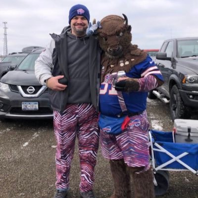 Bills/Sabres fan, nature enthusiast, waterfalls, woodworking, DIY, enjoy each moment. Go Bills!!! Go Sabres!!! #billsmafia