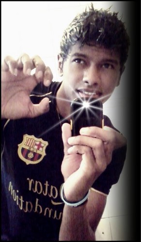 Não sou o ki vc procurα maiis sim o ki vce quer!!~
 Nαõ gosto de miim (? ; reelαxα
porque eeo nαõ nαsci prα tee
αgrαdα (y)